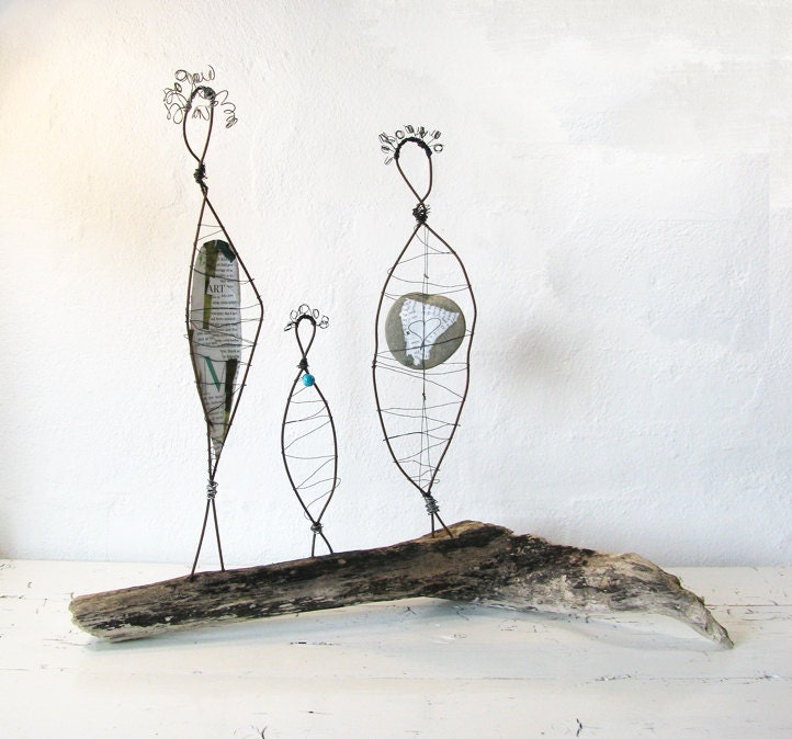 Mother Daughter Grandmother Wire Sculptures - Rustic Folk Art Sculpture - Three Generations - Driftwood Beach House Decor