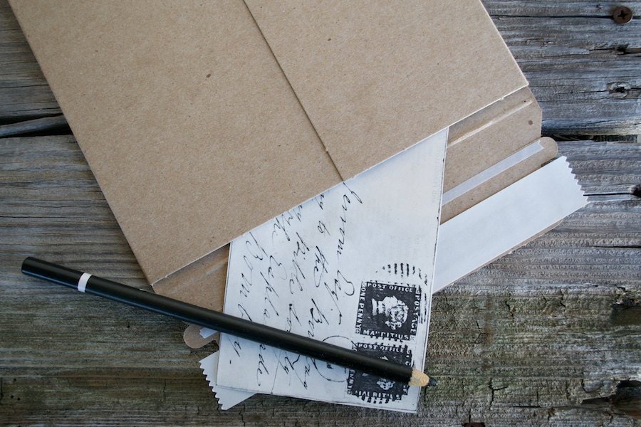 10, 7 x 9" self-sealing, stay flat cardboard mailers