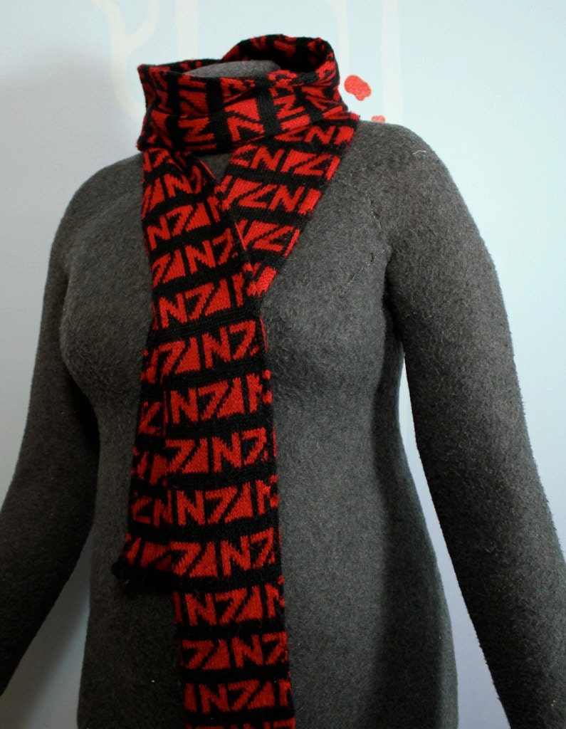 Mass Effect N7 logo Knit Scarf