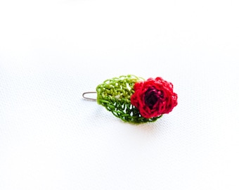 Red rose wedding floral hair clip - crochet red flower on green leave. Bridesmade prom party