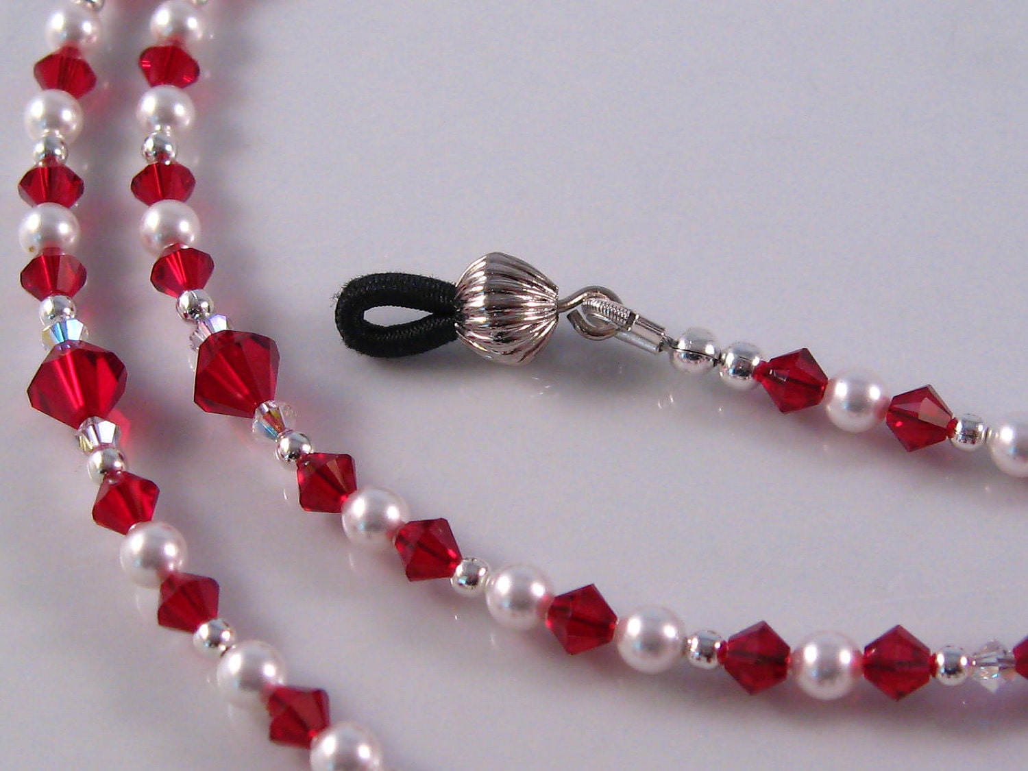 Swarovski Crystal Eye Glass Chain in Siam Ruby Red & Pearl