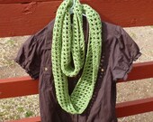 Sweet Pea Green Crochet Cowl