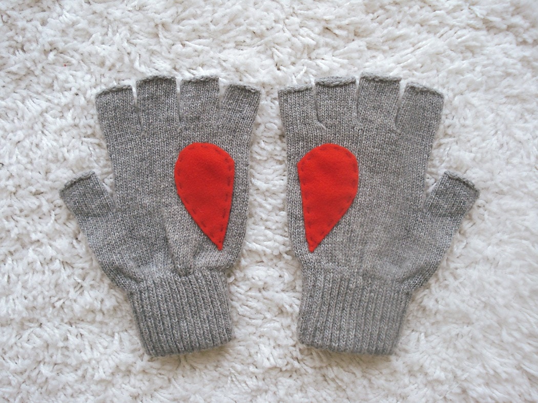 Heart Gloves, Fingerless Grey Gloves with Red Felt Heart