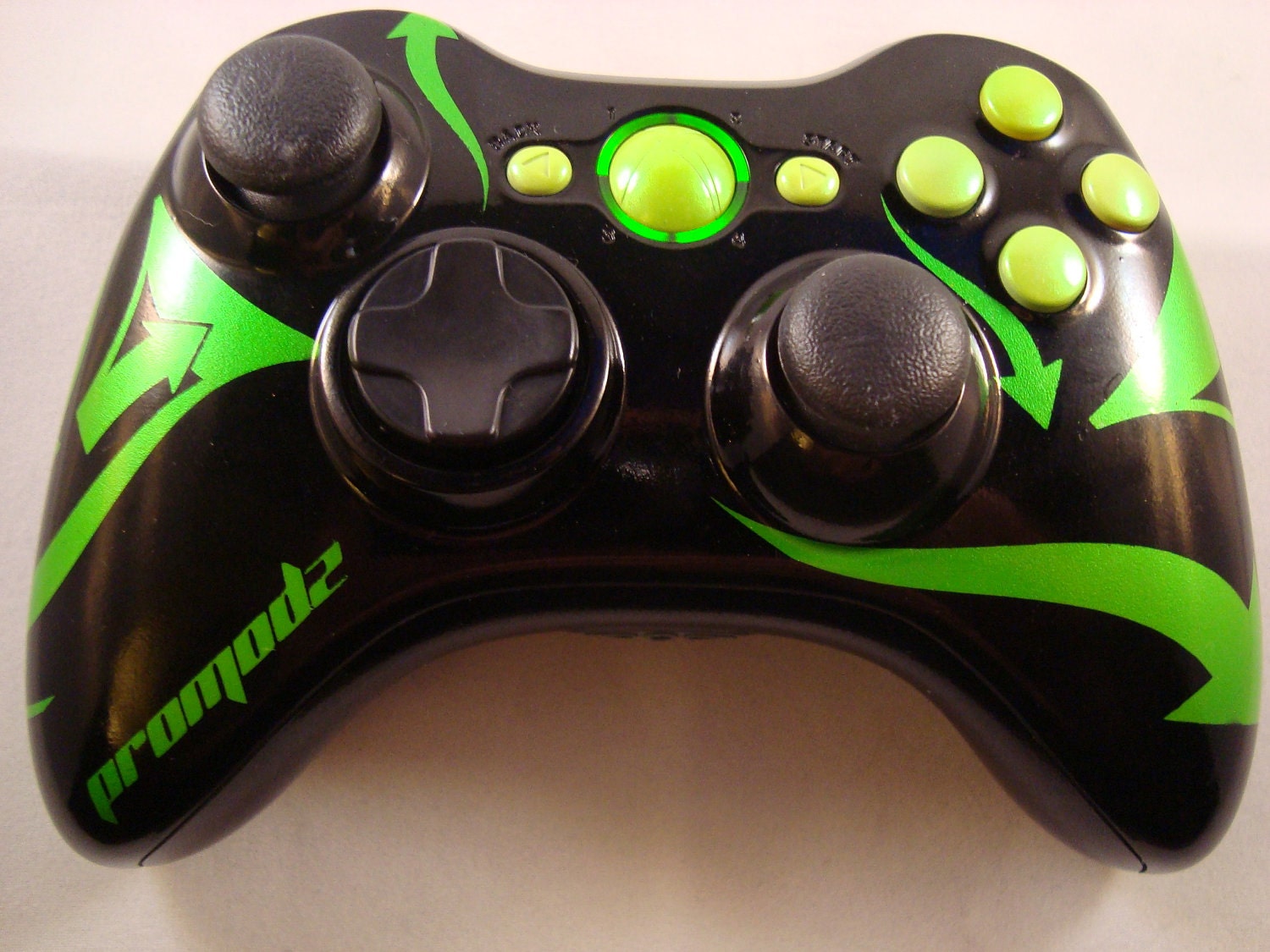 Green Arrows Custom Xbox Controller made with Pearl Paint
