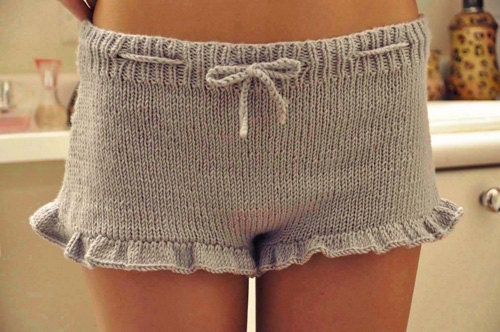 Gorgeous Shorties Grey Knitted Ruffle Shorts KNITTING PATTERN