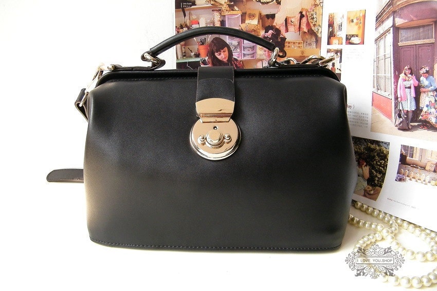 Handcrafted Leather Camera Bag / Doctor Bag / Pouch / Handbag / Shoulder Bag in 3 Colors Available