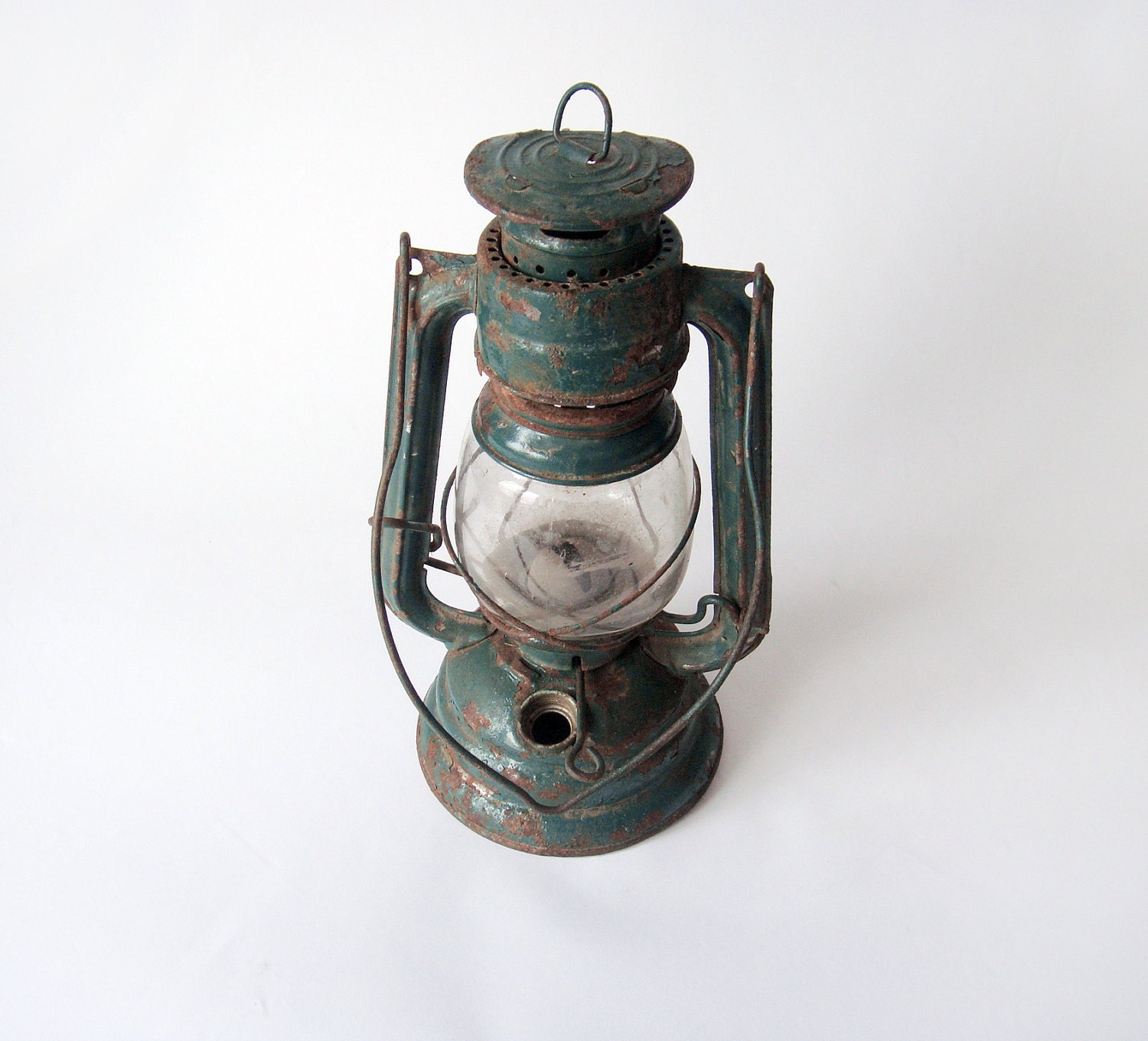 Green rusty Kerosene vintage Lantern Lamp - railroad vintage lantern - green rusty old lamp great for decor