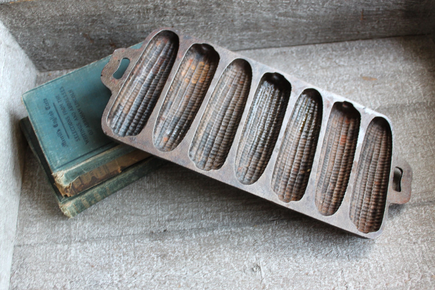 Country Vintage Corn Bread Mold Decor