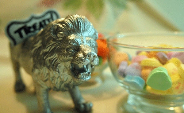 Lion Buffet Card Holder