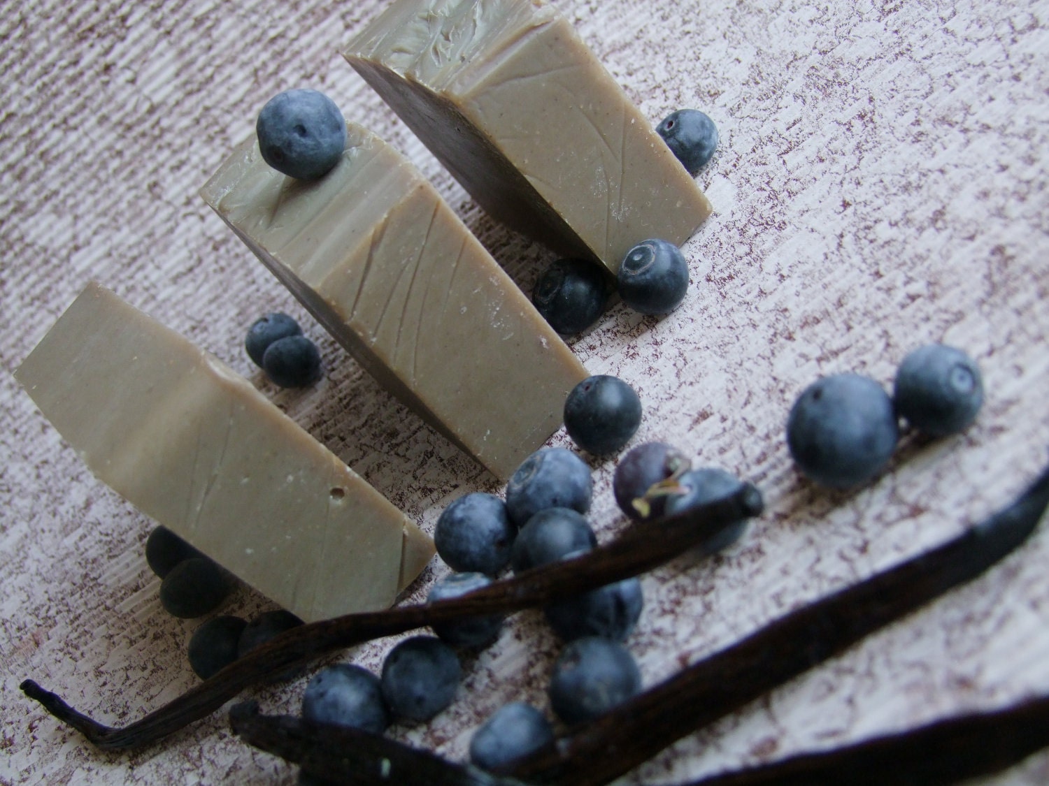 Soft and nourishing Vanilla blueberry handmade soapbar 80 grams