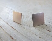 Flat square earrings in Silver