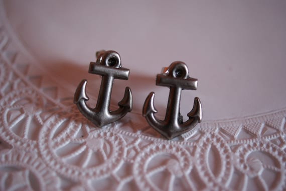 Anchor earrings