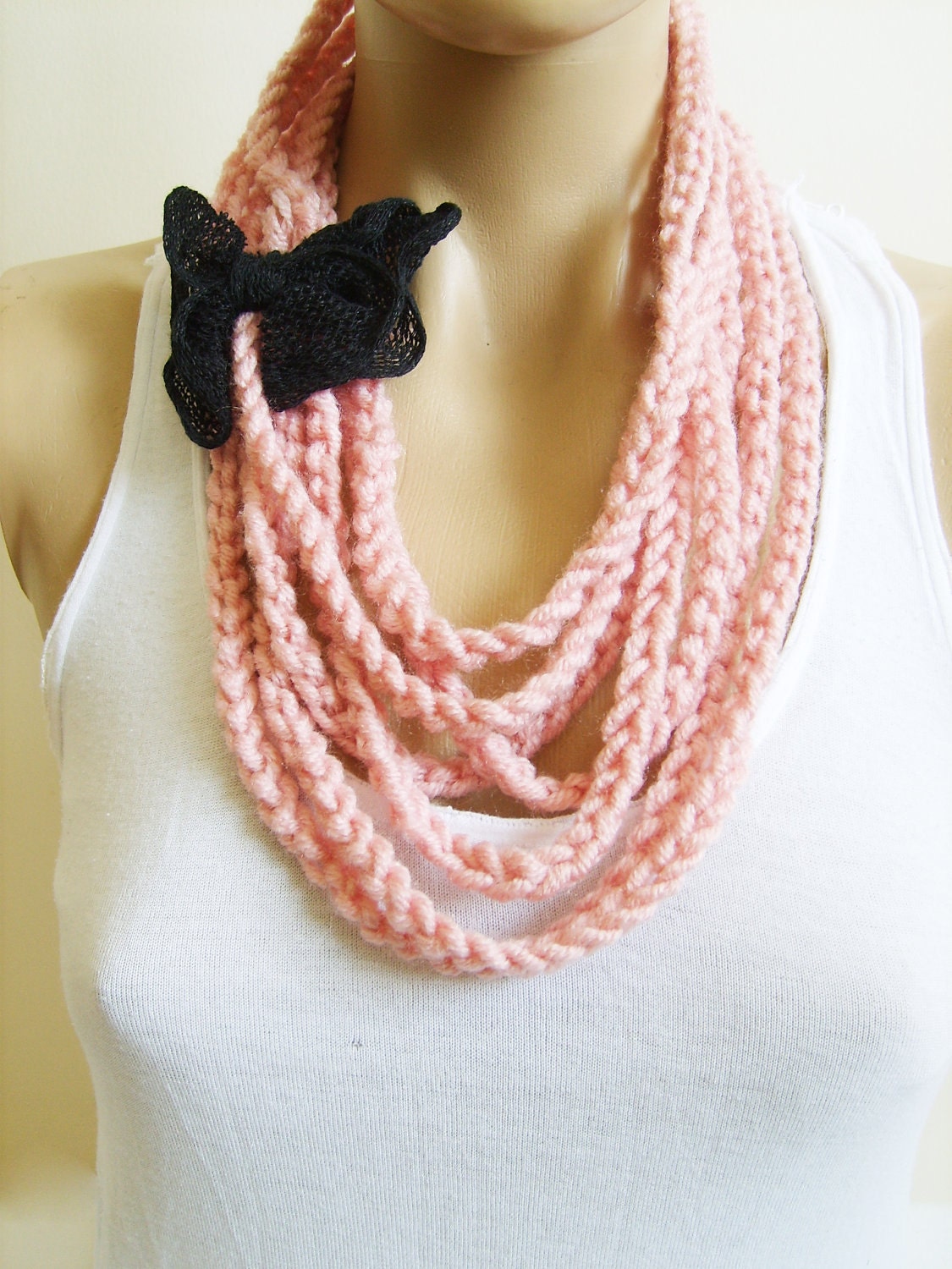 Crochet Necklace / Pink Necklace / Spring Summer Collection / Knitted Necklace