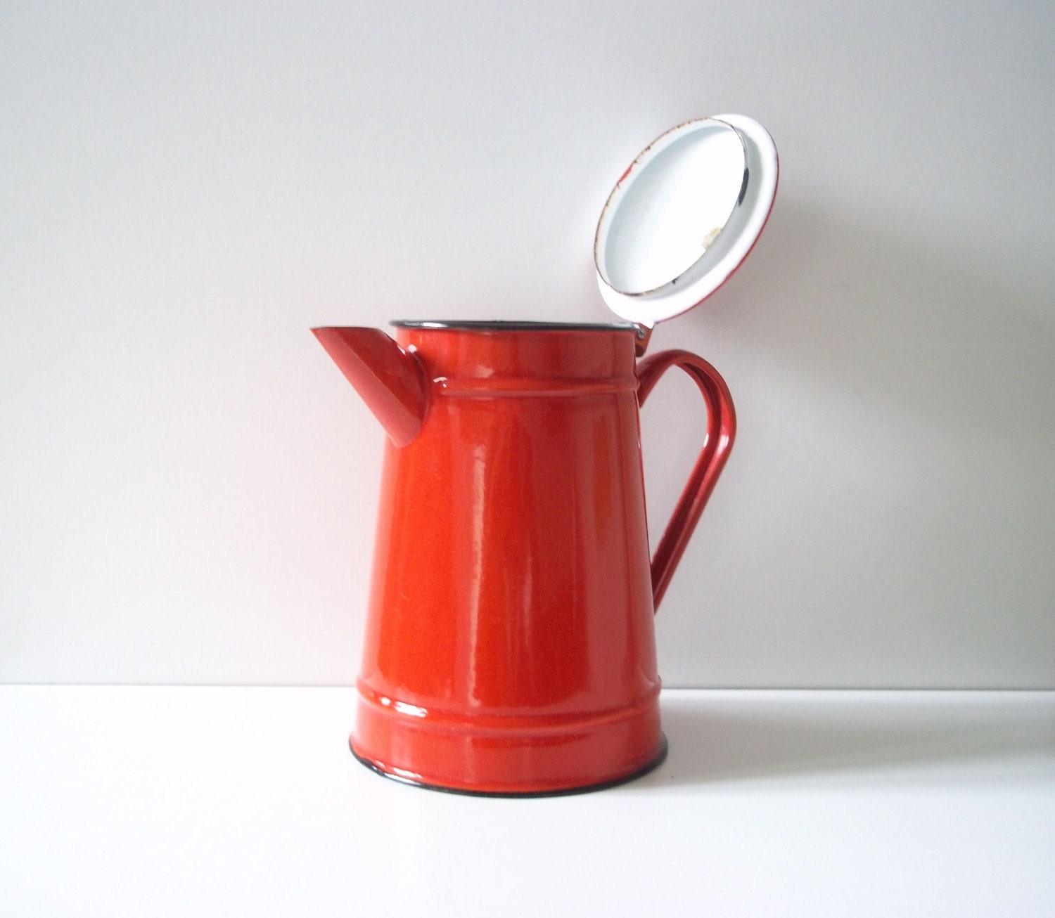 Beautiful Vintage RED TEA pot - Retro home decor or kitchen decor- Camping implement-