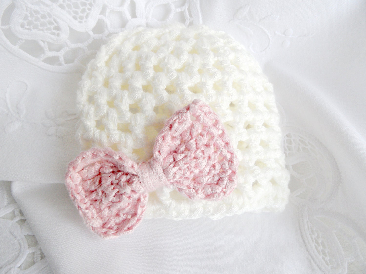 NEWBORN HAT, cream and pink hat, crochet hat, baby hat,soft cotton,girls hats, summer trends, summer hat, happy, sweet,