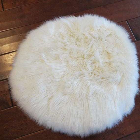 Shaggy Faux Fur White Pet Luxury Lounge Rug - Large 40" Round