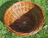Circular Willow Basket, Natural Rusty Red coloured, Medium size (ref. 30)