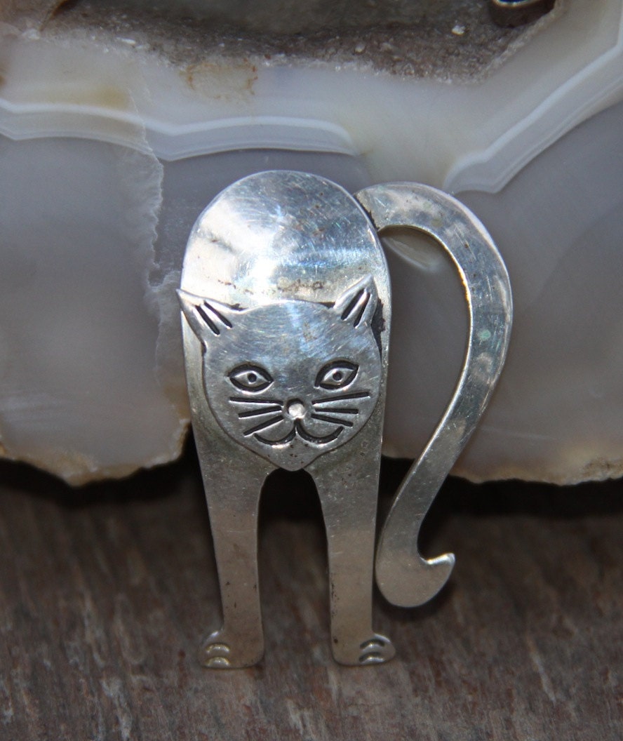 Vintage Pin. Cat Pin, Brooch. Sterling Silver Kitty Antique & Retro