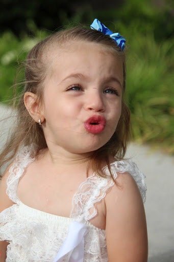 FREESHIPPING Blue Camo Bows or Tiny Daisy clips-children-babies-dress up-birthday gifts-pageants