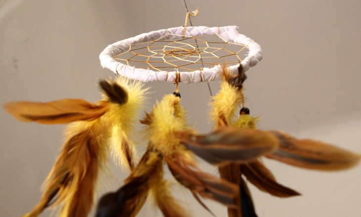 Dream Catcher - Fresh stunning - With Natural Yellow Feathers, White Frame and Transitional Yellow-Brown Nett - Home Decor, Mobile