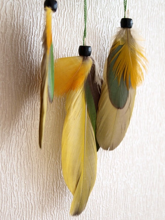 Dream Catcher - Exotic Green - With Green and Yellow Parrot Feathers, Green Frame and Nett - Home Decor, Mobile