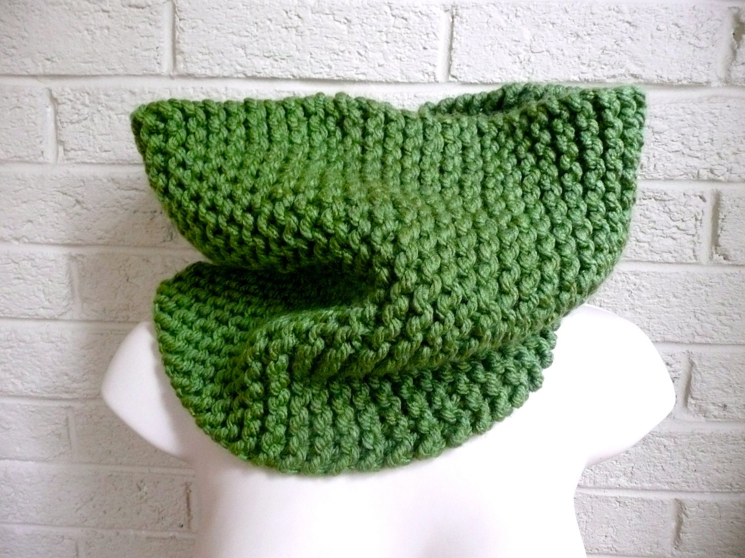 Chunky Knit Cozy Green Cowl