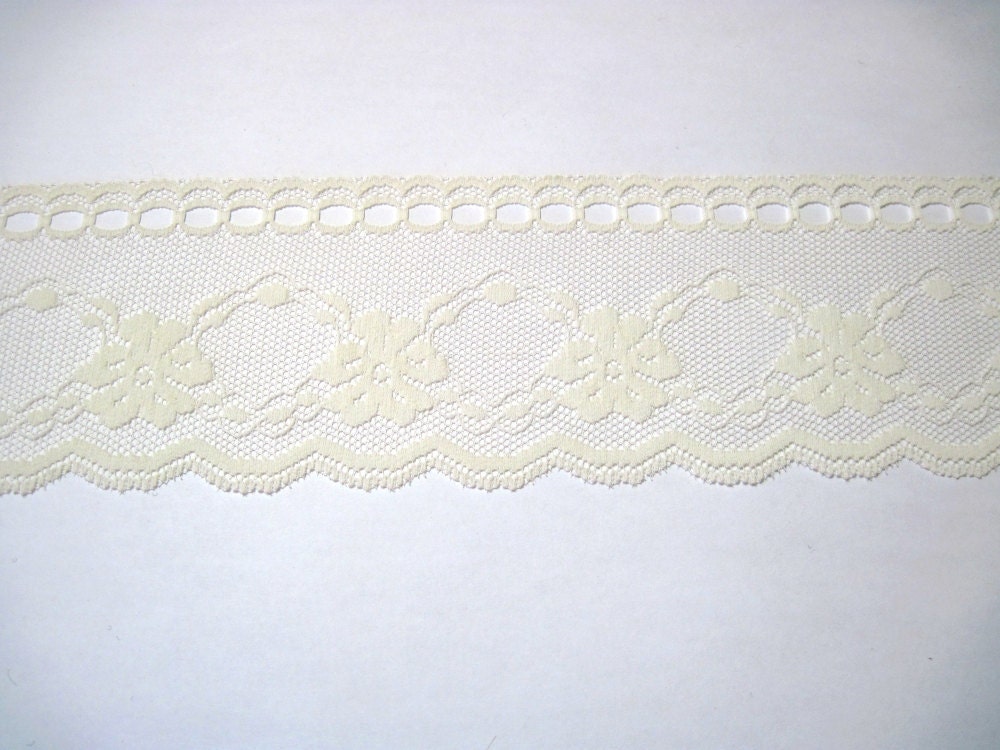 Vintage wide lace trim with cut outs