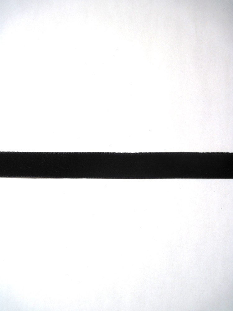 Vintage crush resistant velvet trim