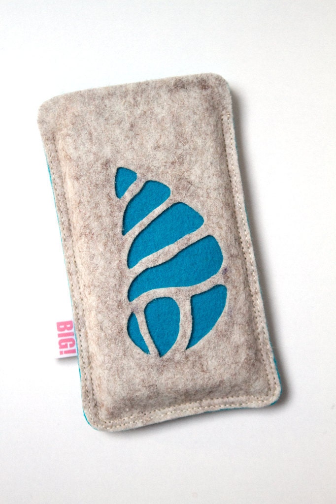 Felt cell phone cover made to fit your Iphone or any other smartphone - Aqua SHELL