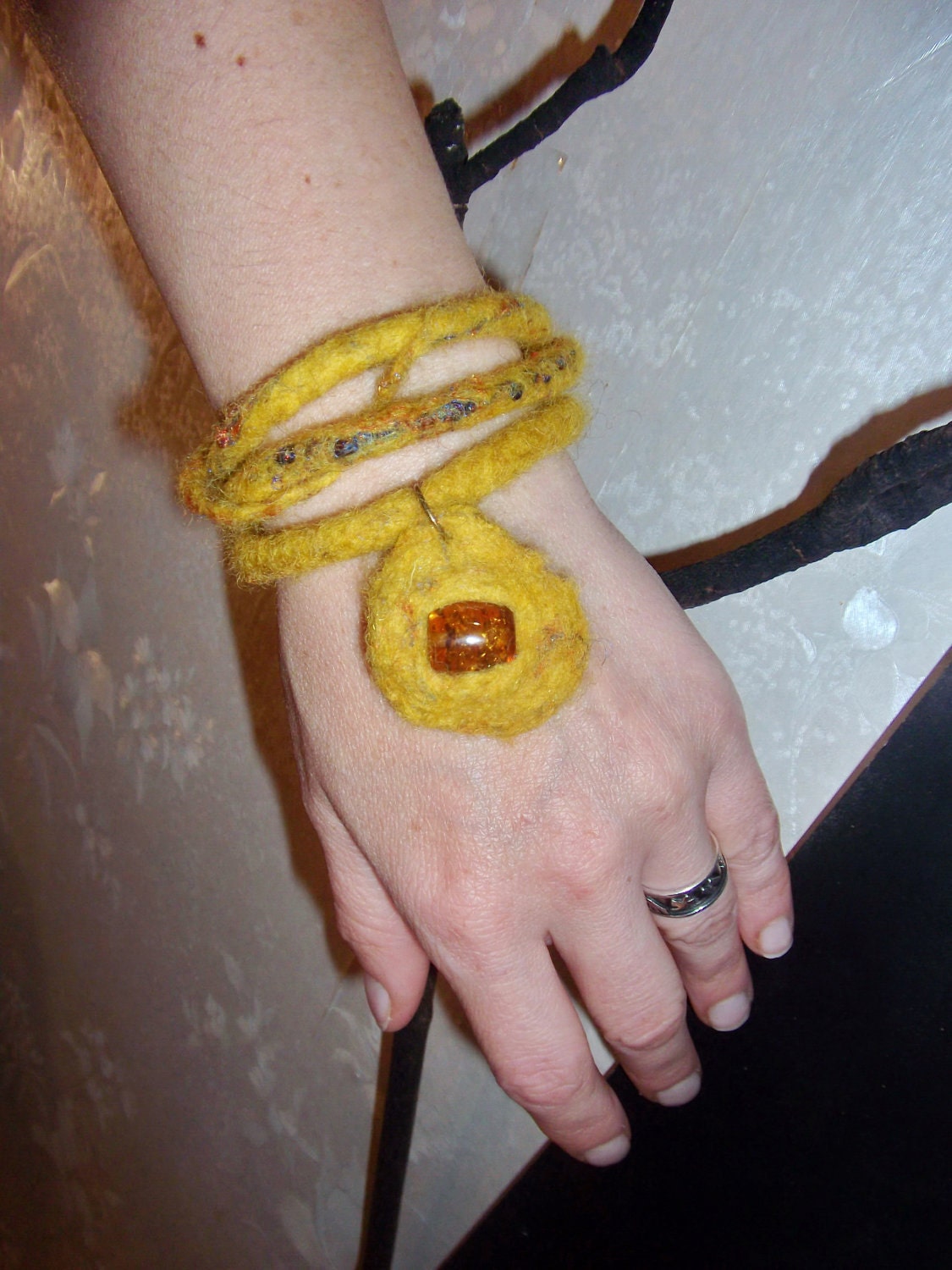 Felted jewelry with Baltik Amber, dark yellow  necklace and bracelet, gift under 25, gift for her