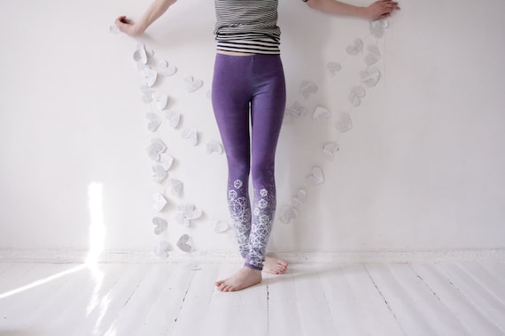 Size S- delicate lilac crystal leggings