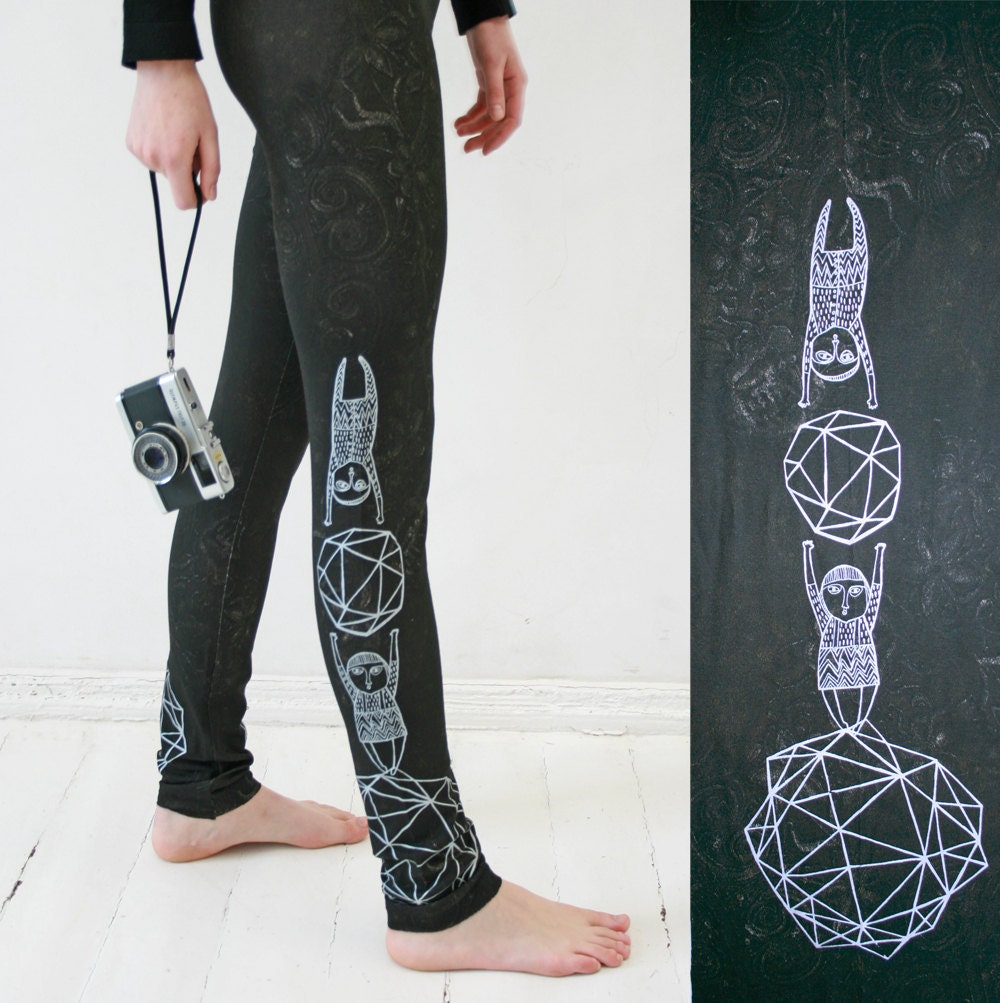 Mossy stone- dark green leggings with cute couple catcing diamond print