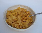 A bowl. White or Green. Bowl for cereal, soup. Dishwasher safe, oven safe and microwave safe