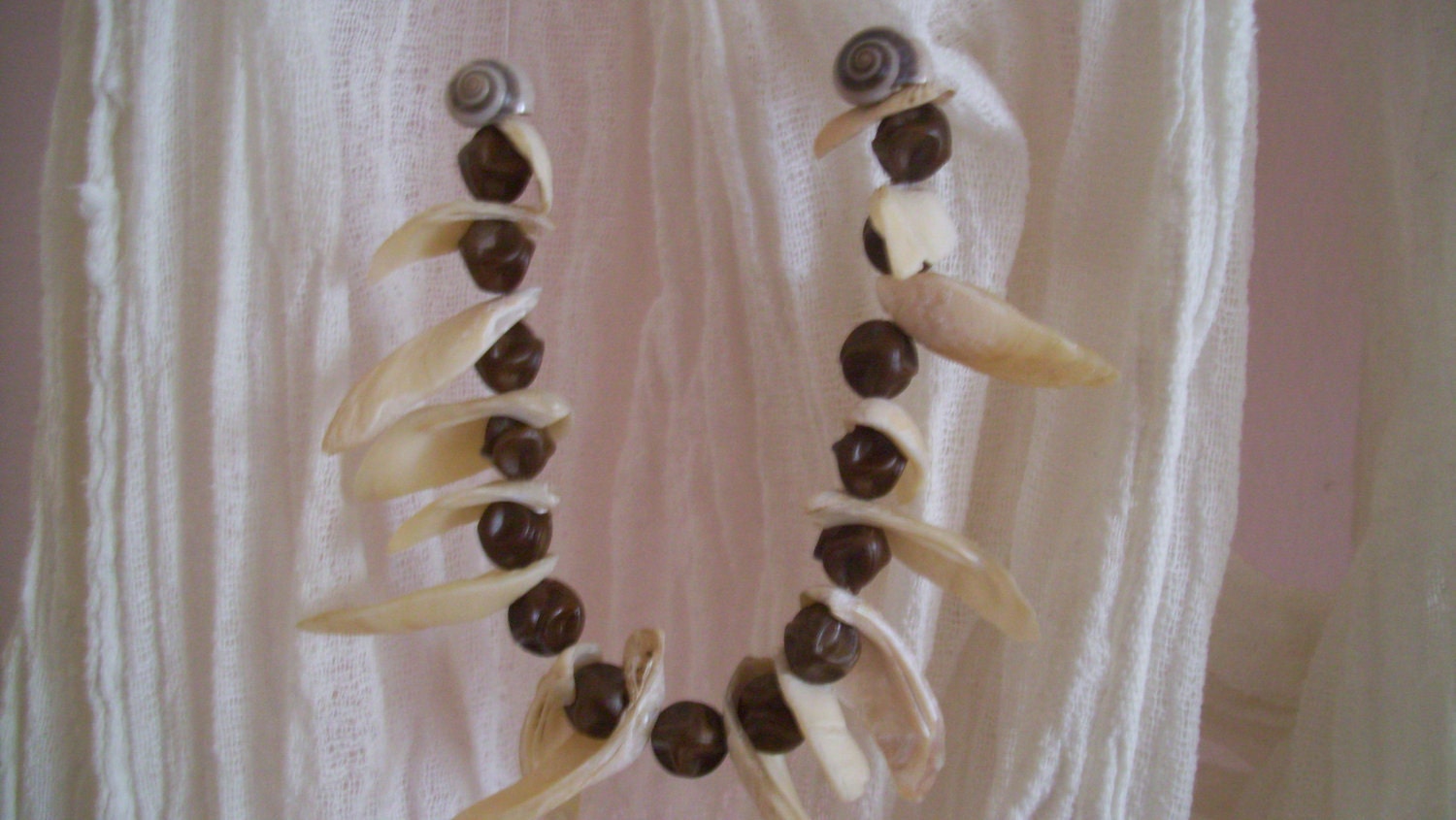 Natural Shell Coral Necklace Cream Chocolate Summer Beach Exotic Holiday Necklace