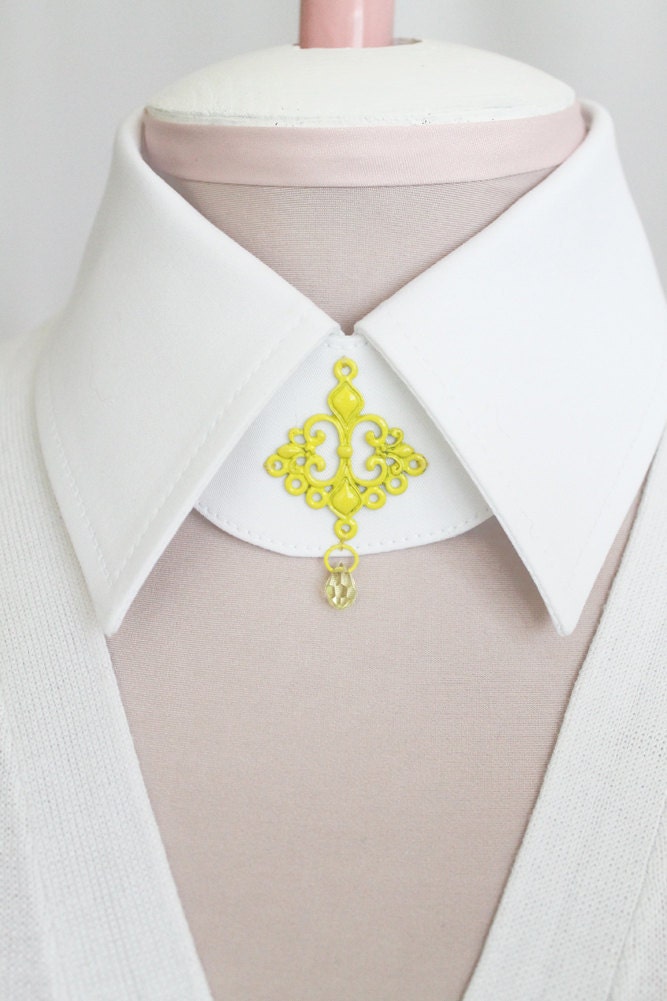 White Detachable Collar Luxury Snow White Collar Choker Hipster Kawaii Steampunk Lolita Collar Yellow Cameo and Lemon Lime Crystal Pendant
