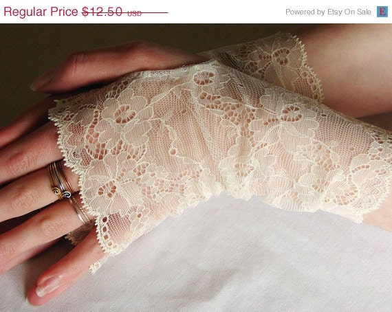 Lace Fingerless Gloves: Ivory French lace gloves, Wedding, Prom, Bridal ,Gloves, Victorian, Vampire,Cuff, Altered couture, Steampunk