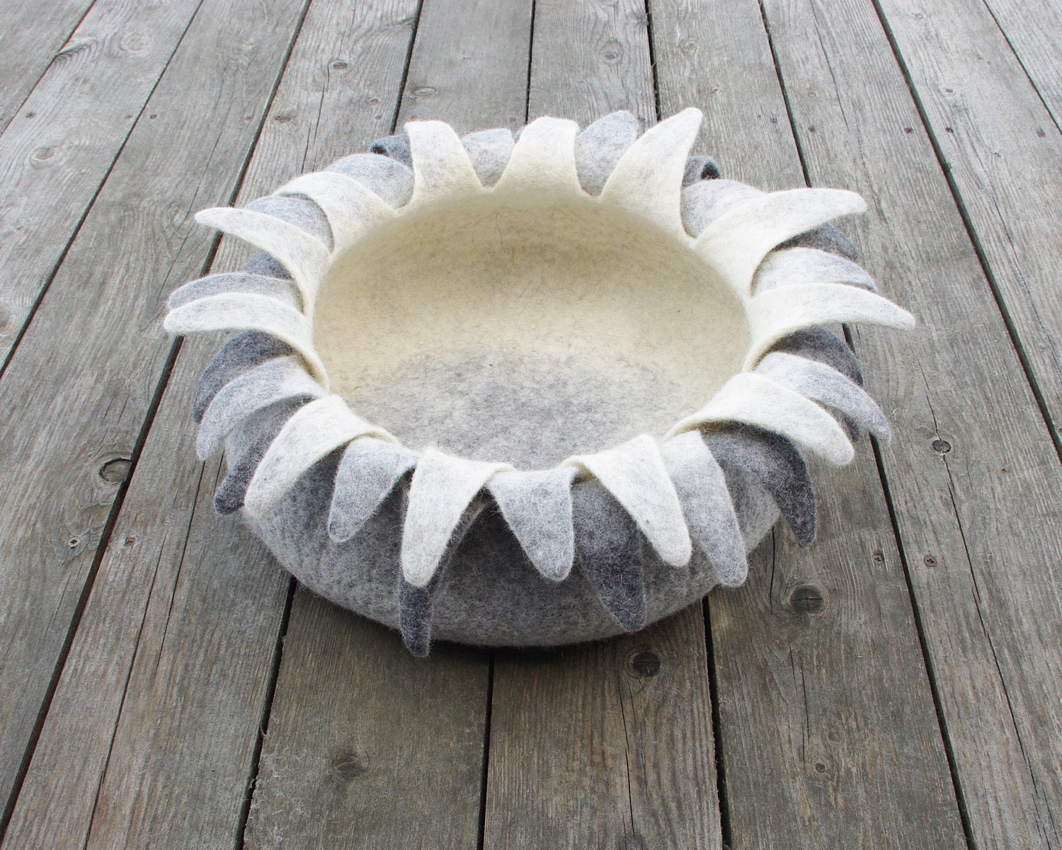 Cat bed/cat house/cat cave/ edelweiss felted cat bed