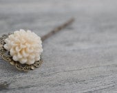 Chrysanthemum Hair Pin - Ivory