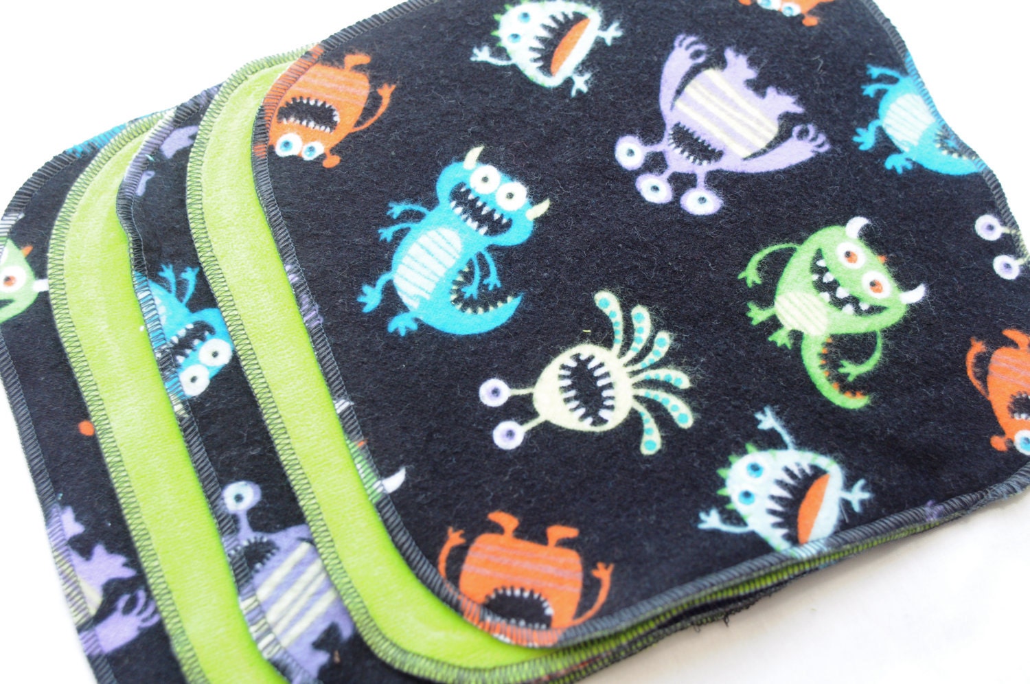 Set of 6 Cloth Wipes<br>Cotton Velour and flannel<br><b>Happy Monsters</b>