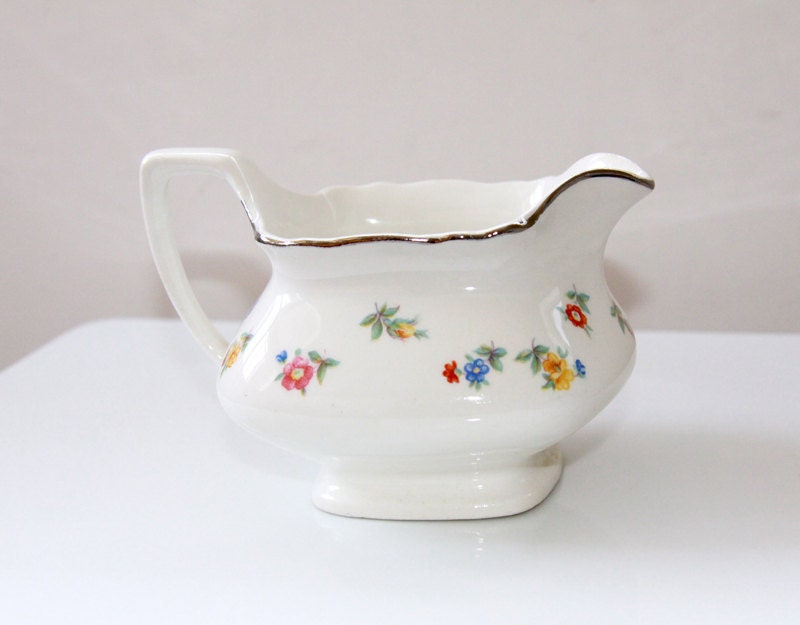LIDO W. S. George White Made in USA 298A Creamer - Beige with Small Flowers - Yellow Blue Orange Pink - Vintage - LadyLyBoutique