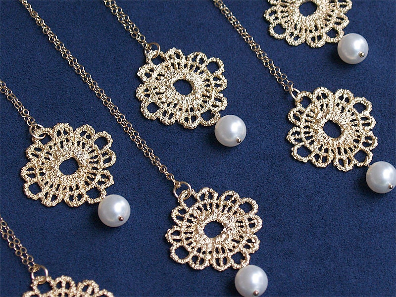 Vintage Style Lace and Pearl Bridesmaid Necklace Set - Swarovski Pearl Necklace on Gold Filled Chain - Set of 4 - Bridesmaids Set