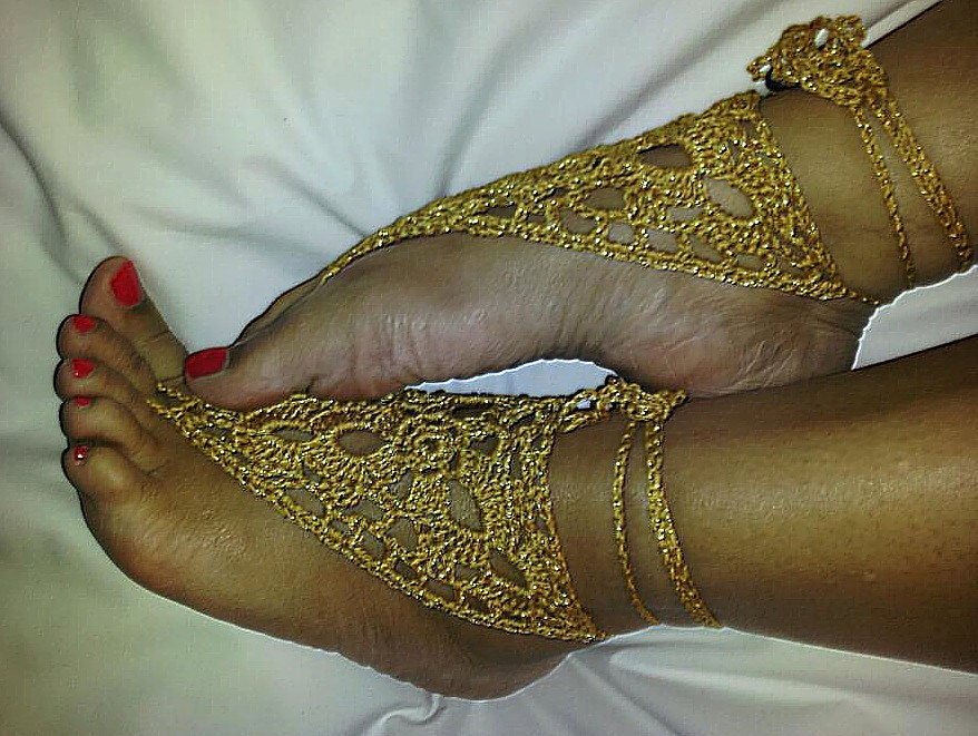 Pretty Feet Crocheted Gold Metallic Barefoot Sandals Wedding Pedicure Beach Yoga Victorian Lace
