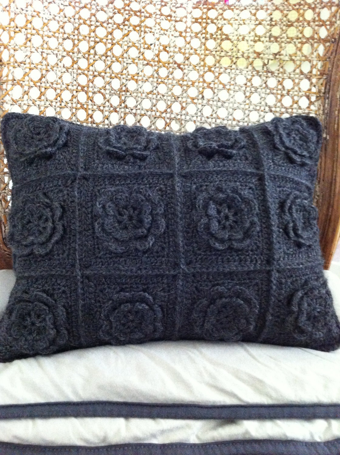Crochet flower cushion - soft sculpted flowers, beautifully elegance, Japanese chic. - CrochetObjet
