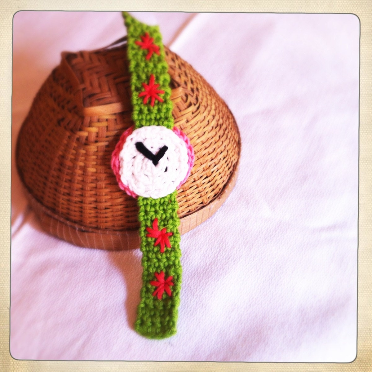 White Green Pink crochet watch for children // At what time was I born, mum... -