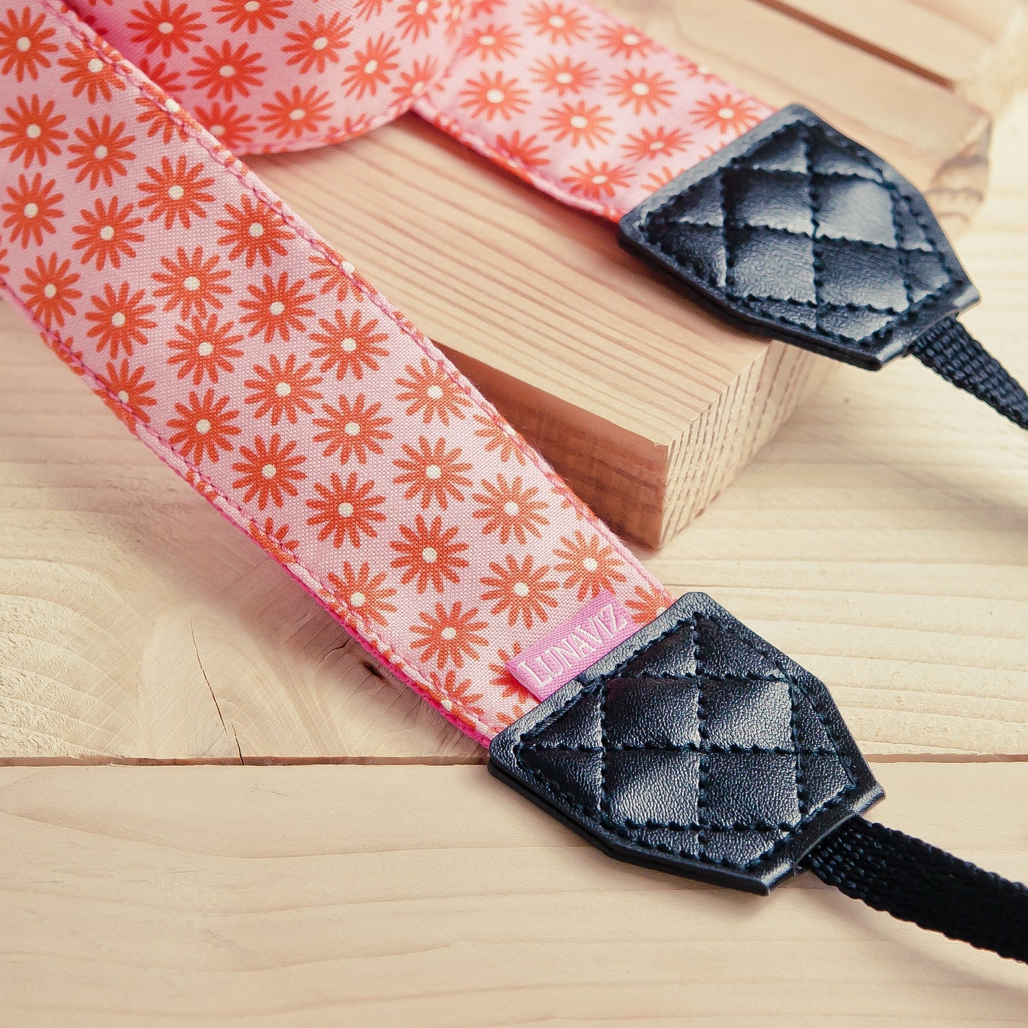 Camera Strap - Bodega bay in Pink Camera Neck Strap with Black Tag (Pink)
