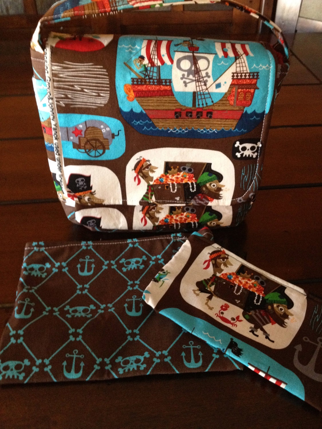 LOVE YOUR LUNCH Lunch Bag and 2 Coordinating Reusable Snack Bags-Pirate Print