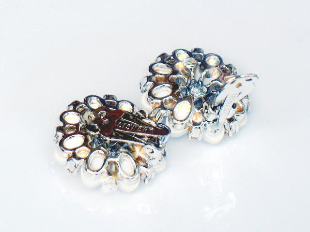 Vintage LISNER White Flower Earrings Rhinestone Lucite Clip On Silver Tone Signed 1950s Wedding Bridal