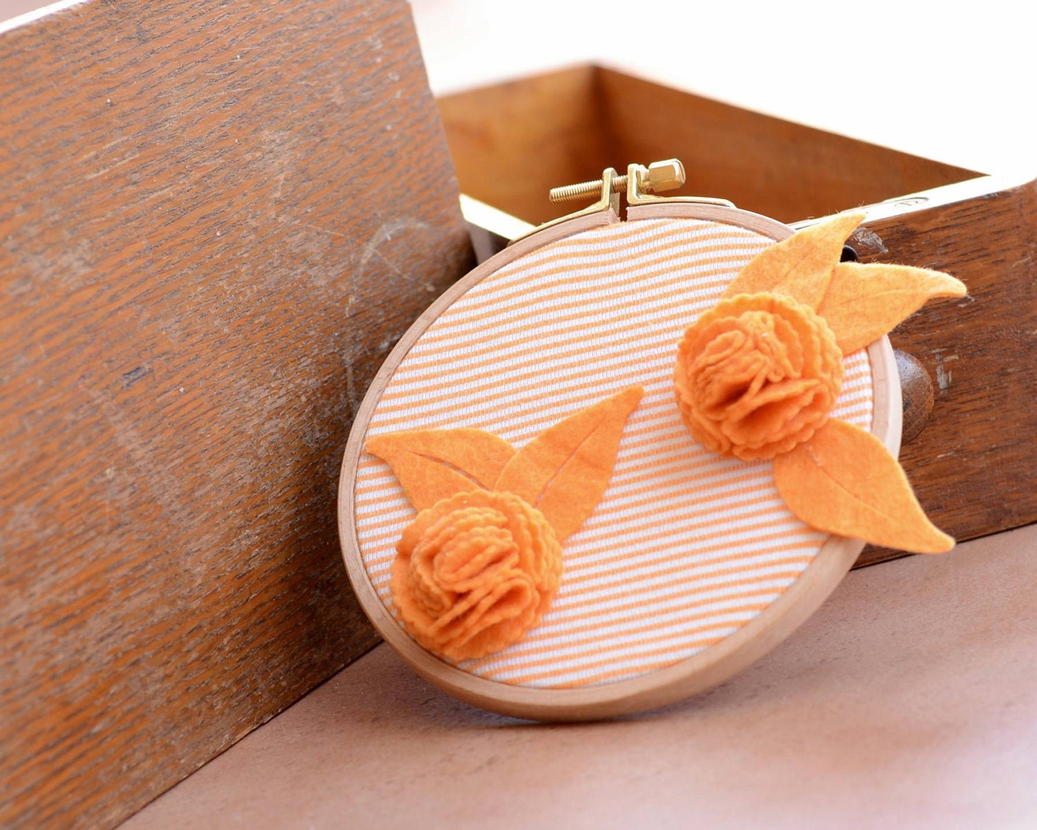 Embroidery hoop wall art - Fall Decor