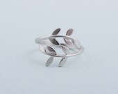Bay Leaf Ring in Silver
