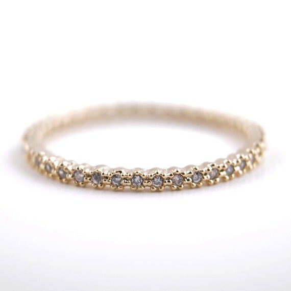 Single Golden Diamante Band Ring